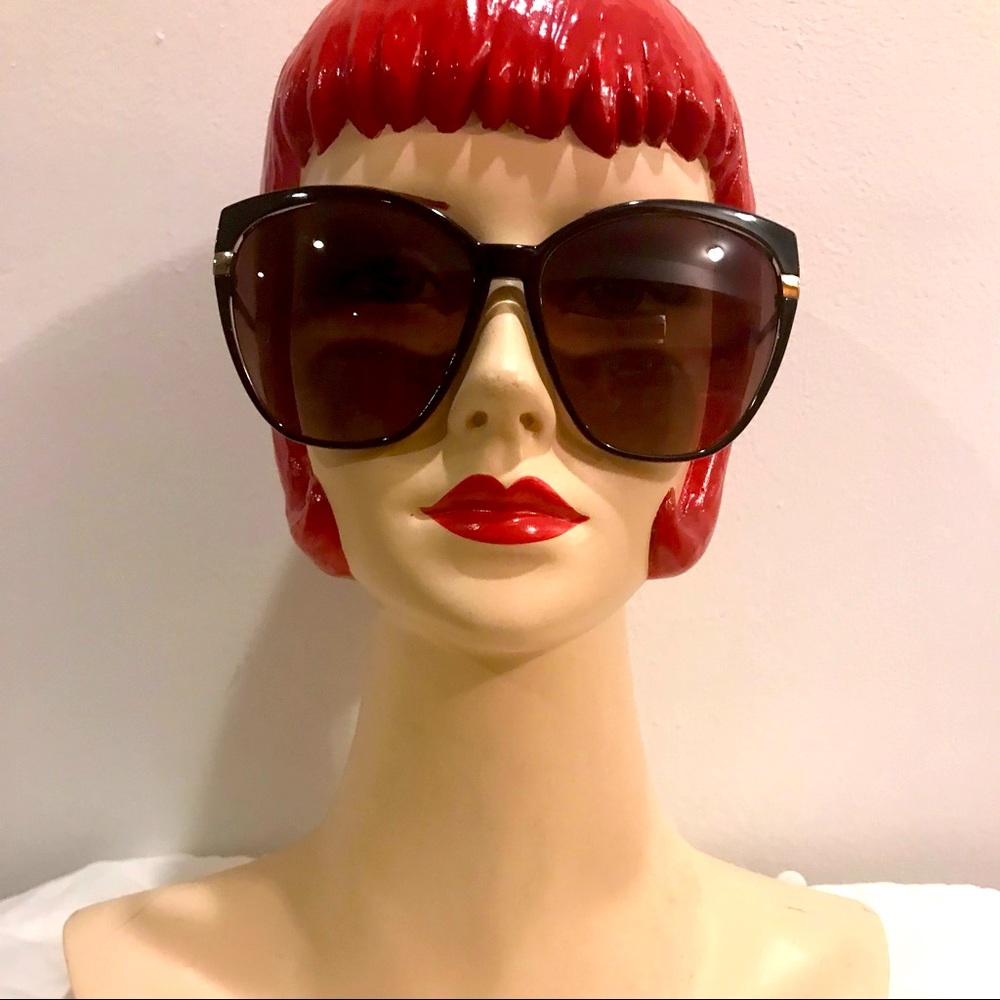 Von Zipper ‘Begonia’ black frame, yellow metal hinges oversized sunglass…
